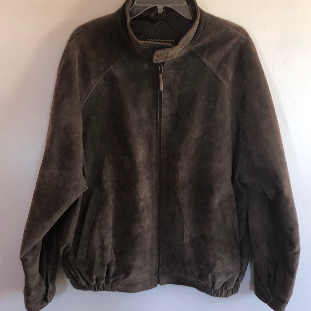 Men’s moss color suede bomber style jacket. Sz XL